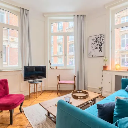 Center With Lots Of Charm Lila