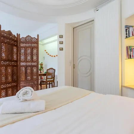 Center With Lots Of Charm Apartment *
