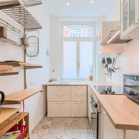 Center With Lots Of Charm